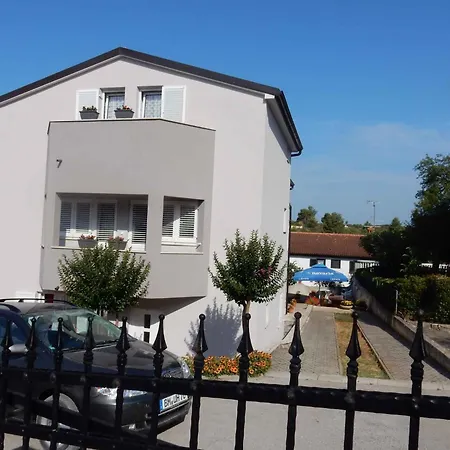 32 Apartman